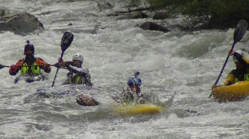 Questo corso è rivolto a chi vuole esercitare la professione di istruttore di canoa 2 livello.