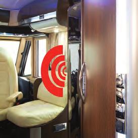 autoradio con DVD e antenna, GPS, telecamera di retromarcia, 4 altoparlanti/attivatori TV 22 sopra la cabina guida