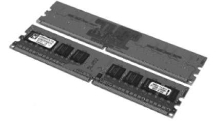 La RAM correntemente utilizzata sui PC è oggi di tipo volatile, basata su tecnologia a semiconduttori. Il tipo più diffuso è la syncronous dynamic Ram o SDRAM.
