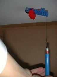 oggetto da sollevare (in Lego) filo un dinamometro (risoluzione 0.0 N ) Procedimento: tramite un cappio pesiamo con il dinamometro l'oggetto (F resistente=0.