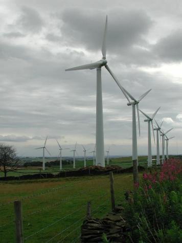 minieolico : potenze tra 20 e 200 kw; grande eolico : potenze anche fino a 5 MW.