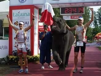 tenere alti i colori azzurri a Phuket e di