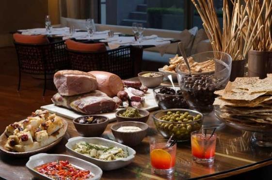 SEZIONE EVENTI APERITIVO ITALIANO @LA BUSSOLA 18 Novembre Per celebrare l inizio dell Italian Festival Weeks - Food, sara