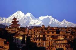 Trasferimento in aeroporto. Volo per Kathmandu. Visita alla magnifica citta medioevale di Bhadgaon, protetta dall'unesco.