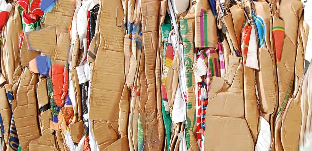 Quasi il 0% dei quotidiani italiani viene stampato su carta riciclata Agosto / August / August Per ogni tonnellata di carta e cartone avviati al riciclo si evita l emissione di 0 Kg di anidride