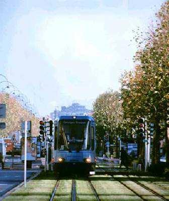 Un tram senza catenaria Un sistema per la salvaguardia delle aree urbane di pregio