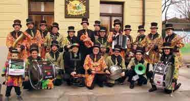 11 La Banda ufficiale del Carnevale di Trieste Associazione Musicale Folcloristica Triestina Vecia Trieste L animatore della Discoteca in piazza L animazione in Piazza Unità durante e dopo il Corso