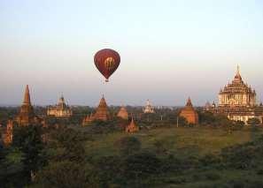 più famoso al tramonto e per questo è sempre pieno di turisti durante le ultime ore di sole. Bagan La vista sulla valle di Bagan da questo punto è fantastica.