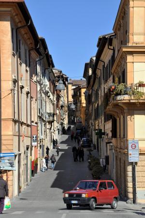 300 trattabili 130 mq In Affitto Locale Commerciale uso Negozio, - Porta Romana.