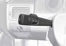 Il retronebbia si spegne automaticamente quando si spegne il motore. Premere il pulsante per attivare i lampeggiatori di emergenza.