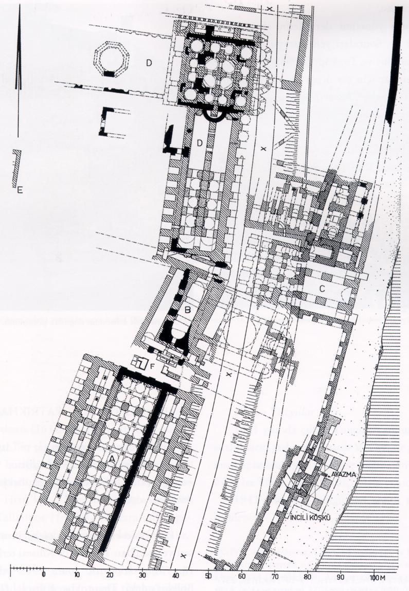 Nell XI secolo vengono fondati da Costantino IX Monomaco (1042-1055) la chiesa e il monastero di San Giorgio. In seguito l imperatore erige nell area a sud del monastero il palazzo di Mangana.