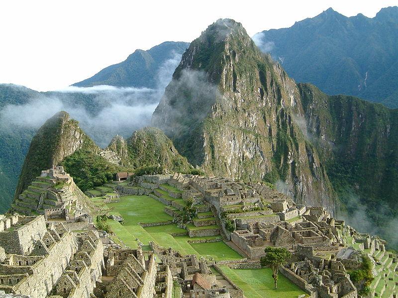 La valle del Rio Urubamba è chiamata anche Valle sagrado de los Incas, per l'abbondanza di acqua che la rende molto fertile (anche considerando la sua altitudine non eccessiva, che varia dai 3.