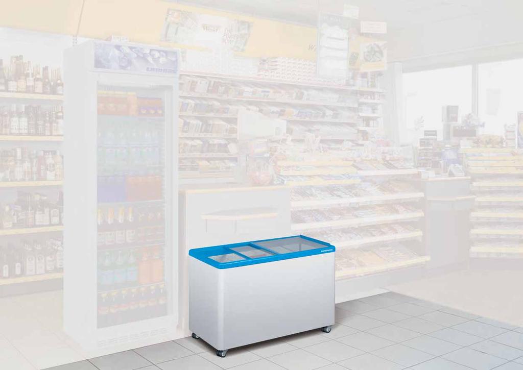 Congelatori per esposizione con raffreddamento Al supermercato, distributore di carburante o chiosco i congelatori per esposizione della Liebherr contribuiscono in ogni self-service alla