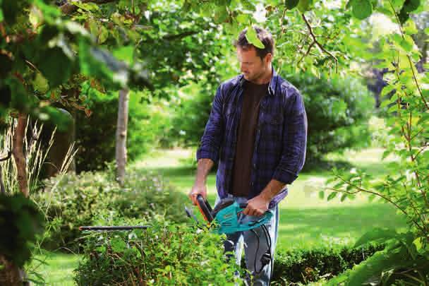 Ideali per tagliare in modo netto e preciso anche i bordi del prato più lunghi. Tagliasiepi leggere e maneggevoli grazie all impugnatura ergonomica per tagliare comodamente siepi grandi e piccole.