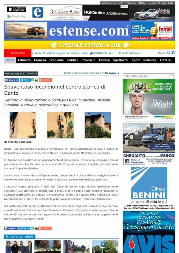 28 luglio 2017 Estense Cronaca Spaventoso incendio nel centro storico di Cento Fiamme in un' abitazione a pochi passi dal Municipio.