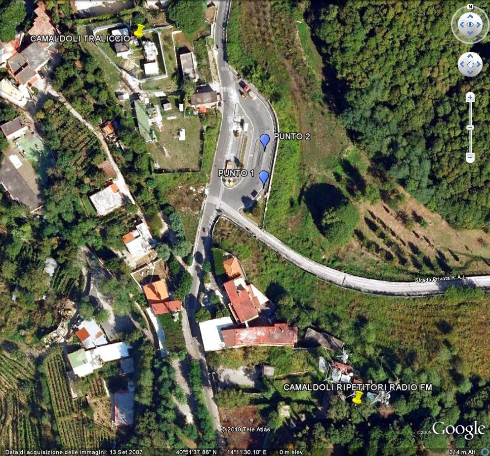 SITO 1: VIA DELL EREMO (PIAZZETTA) SITO 1 Punto 1 Punto 2 CAMPO ELETTRICO E(rms) [V/m] LATITUDINE LONGITUDINE