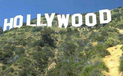 Hollywood è la capitale del cinema, Beverly Hills il quartiere più esclusivo, Venice Beach e Santa Monica sono le spiagge più alla moda: Disneyland, il parco