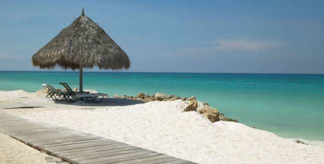 L isola di Aruba è una destinazione ideale per prendere il sole in alcune tra le più belle ed ampie
