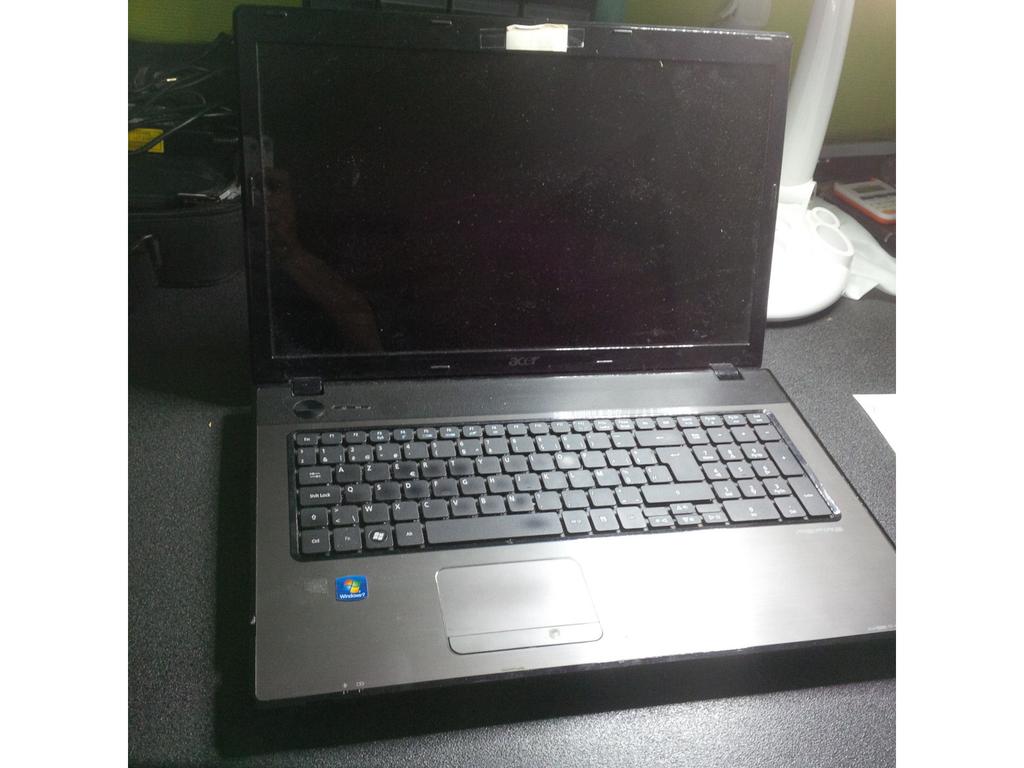 modernizzazione L'Acer Aspire 7551G Scritto