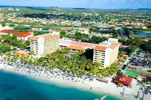 L HOTEL: OCCIDENTAL GRAND ARUBA Questo resort con servizio completo è situato direttamente sulla spiaggia di Palm beach, dell'isola di Aruba.