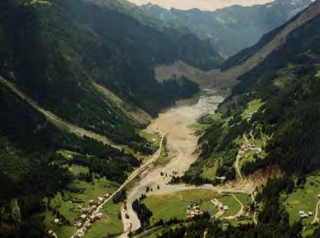 Frana della Valtellina (SO) 28 luglio 1987 41 vittime 40 milioni mc Scivolamento da 200 m di altezza velocità: 400 km/h Paesi evacuati La frana crea una diga