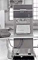 II Generazione (1955-1965) Tecnologia a transistor La DEC produce il