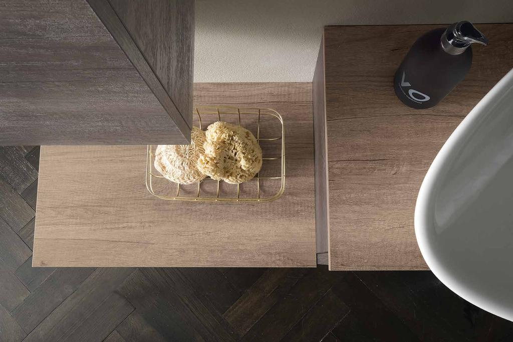 52 / 53 EVO INTERPRETS THE BEAUTY OF THE IRREGULAR VEINING OF THE WOOD WITH ELEGANCE AND