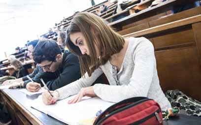 con una notevole esperienza di impresa all interno del mondo cattolico.