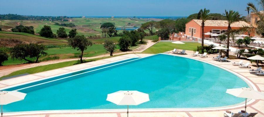 I T A L I A Sicilia Ragusa Donnafugata Golf Resort & Spa da Eu 675 CON SCUOLA DI GOLF INCLUSA dal 14 al 30 Aprile 2017 (per migliorare o imparare dalla prima lezione) 5 notti in camera Superior con