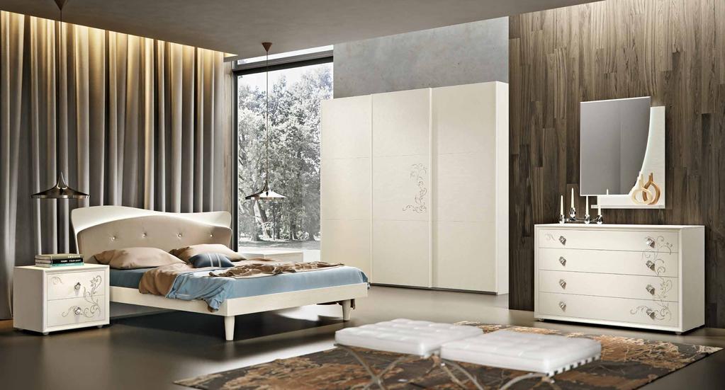 Composizione N _o 6Armadio 3 ante scorrevoli con decoro Wardrobe with 3 sliding doors and decorations Letto decorations ONDA imbottito ONDA padded bed Gruppo Letto ONDA AMBROSIA imbottitodritto con