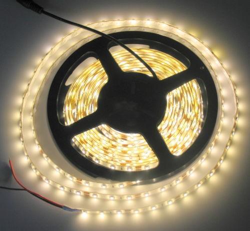 STRISCIA LED da 5mt. Taglio ogni 3 led, colore PCB bianco Tipo Led Q.