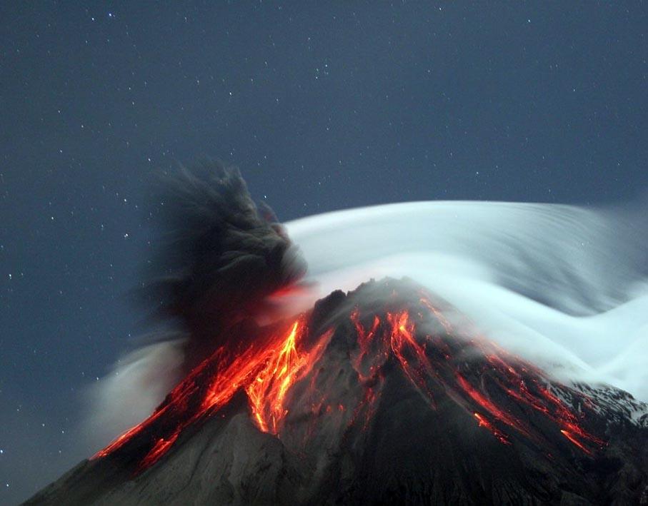 Stromboli è per curiosi, mistici e avventurosi. Stromboli è per i romantici. Non per nulla è qui che Robertino Rossellini ha conquistato Ingrid Bergman.