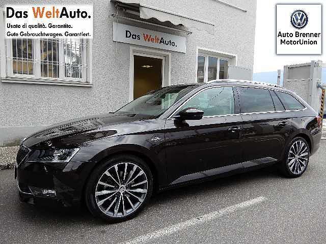 Skoda Superb 2.0 TDI SCR DSG 4x4 Wagon Laurin&Klement Superb Immatricolazione: 11/ 2016 KM: 23800 Carrozzeria: Station Wagon Prezzo: 34.900,00 8 altoparlanti, Adaptive Cruise Control (reg.