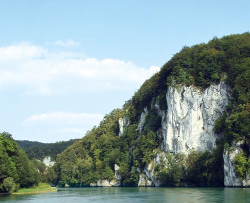 Siamo l'unico produttore a trattare tutte le superfici internamente, grazie ai nostri impianti galvanici, di rivestimento e verniciatura, nel pieno rispetto dell'ambiente, con processi ottimizzati e