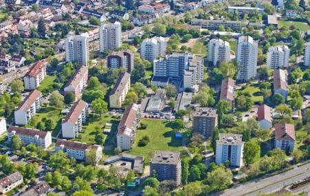 Best practice: Questa idea è già stata realizzata, es. nel caso della zona residenziale Karlsruhe-Rintheim, in Germania. 45 edifici per circa 1.308 appartamenti e per un totale di 87.