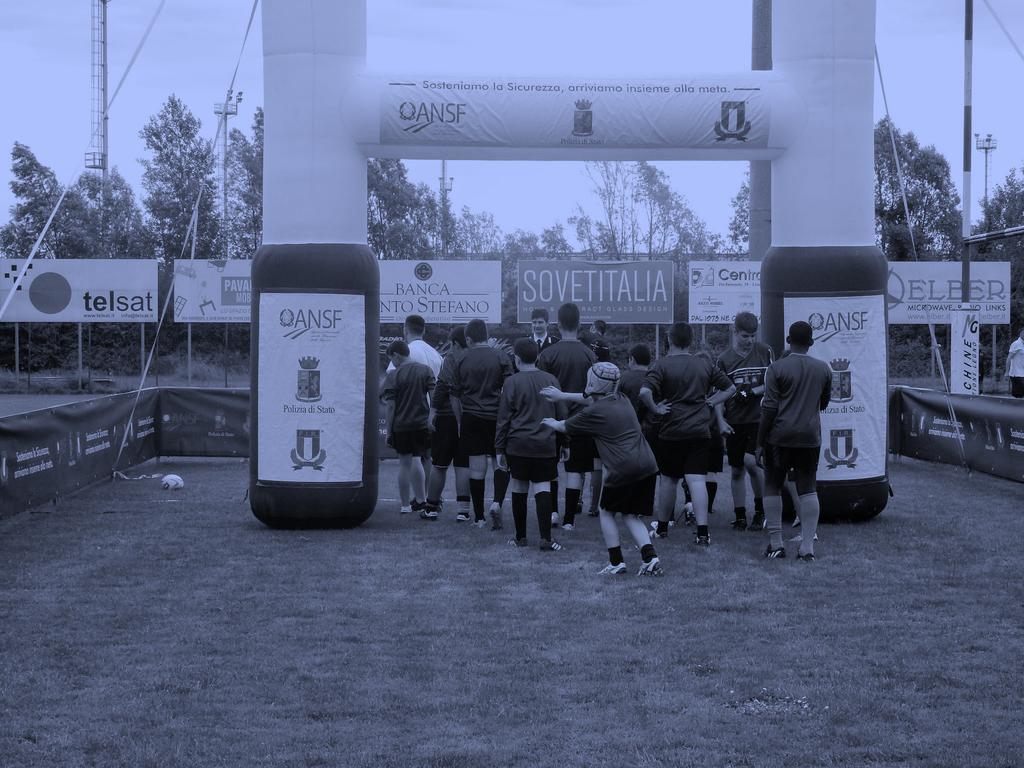 Rugby per tu+: Le Feste Le Feste Rugby per Tu+ rappresentano un momento di sintesi dell a+vità di promozione dei club mediante un a+vità di compeazione interregionale e, hanno lo scopo di oﬀrire a