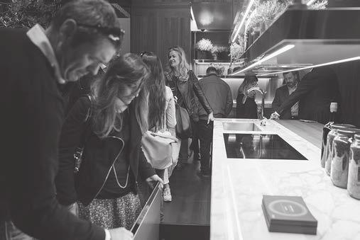 examples of a kitchen that becomes a ritual place for presentation, dialogue and sharing.