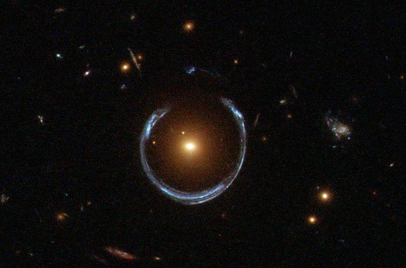 Immagini dalle stelle Horse Shoe Einstein Ring: un miraggio gravitazionale d A 5.2 Gly, d B 10.