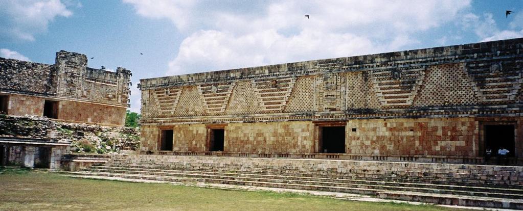 9 GIORNO, Campeche - Mèrida (295 Km) Visita del sito di Uxmal. Uxmal è un importante sito archeologico Maya situato in Messico, nella penisola dello Yucatàn.