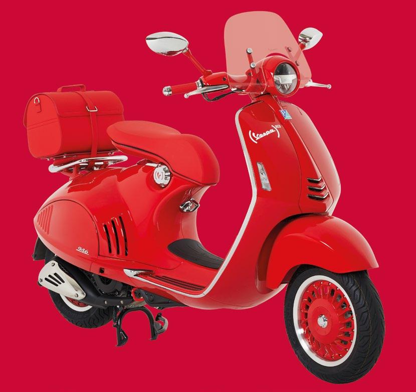 BORSA (VESPA 946)RED ()RED bag cod. 606528M CHF 597 Borsa in materiale sella, prodotta in Italia con tracolla a corredo e tasca interna con zip.