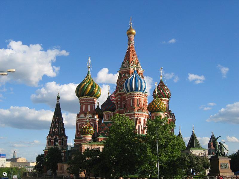 # 2 JOUR 1 : MOSCA (MOSCOVA). Imbarco a Mosca per la crociera sul Volga.. Cena e notte sulla nave. (Trasferimento di arrivo in opzione). Mosca: la Cattedrale di San Basilio JOUR 2 : MOSCA.