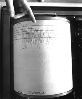 Sismogramma di un terremoto La traccia registrata dal sismografo è quella relativa a un