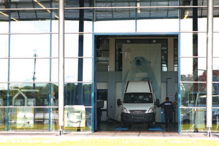 Rimette in forma il vostro veicolo in pochi minuti e garantisce al motore affidabilità e prestazioni a lungo raggio. Sostituzione marmitta: immediata.