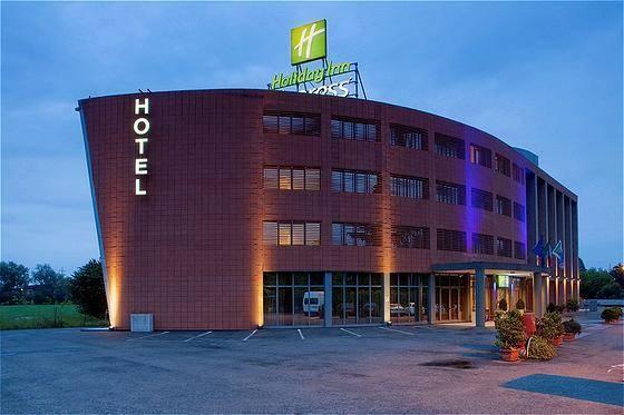 Pernottamento: sabato 6 aprile Per chi avesse bisogno di pernottare a Parma la notte del 6 aprile, gli alberghi convenzionati sono: Holiday Inn *** Via Naviglio Alto, 50 - Parma www.parma.hiexpress.