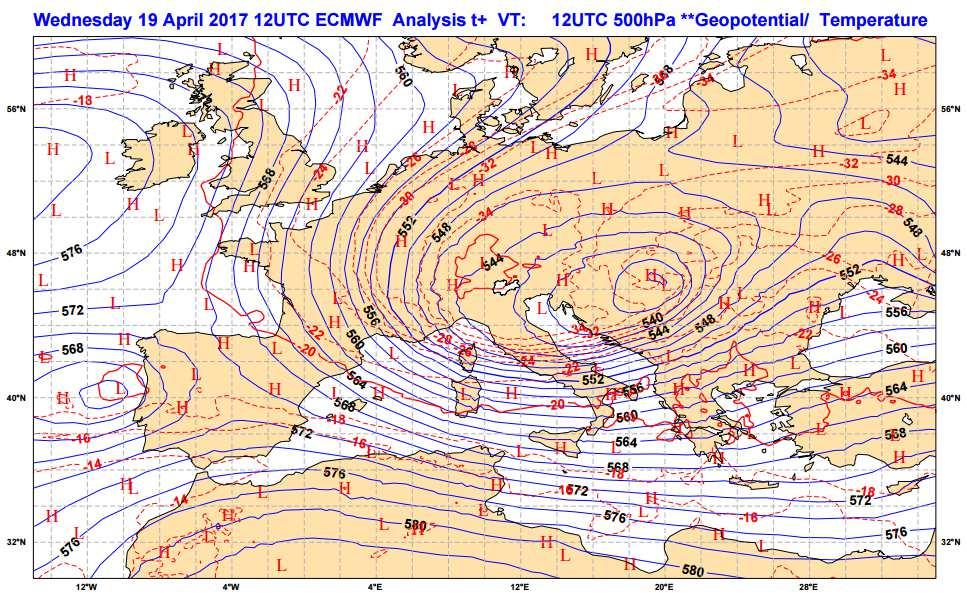 CARATTERIZZAZIONE METEOROLOGICA DEL MESE DI APRILE 2017 Dopo un febbraio ed un marzo con temperature molto sopra la media, anche la prima metà di aprile è risultata molto calda ma dal 16 aria fredda