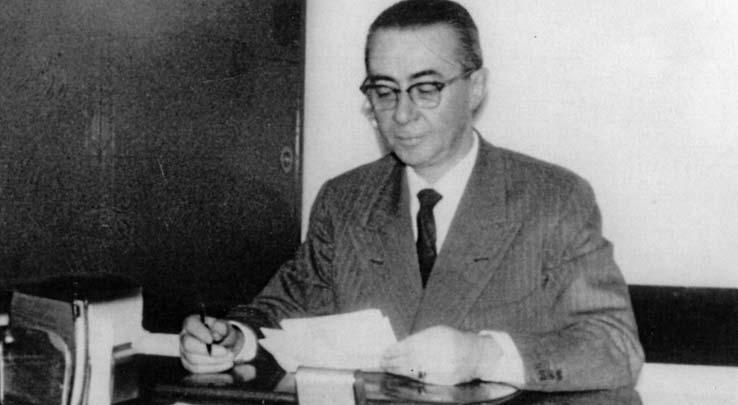 Era l anno 1944 quando Carlo Antonio Crippa dava vita a una bottega destinata a diventare una protagonista nel settore dell illuminazione d interni.