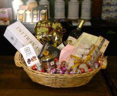 Pagina 11 di 12 PROPOSTA F: Cesto in vimini da 28,29 + i.v.a. F01 - Cesto portagrissini con Champagne / Spumante Confezione con prosecco Col de Salici e cioccolatini Lindt 500g Confezione con