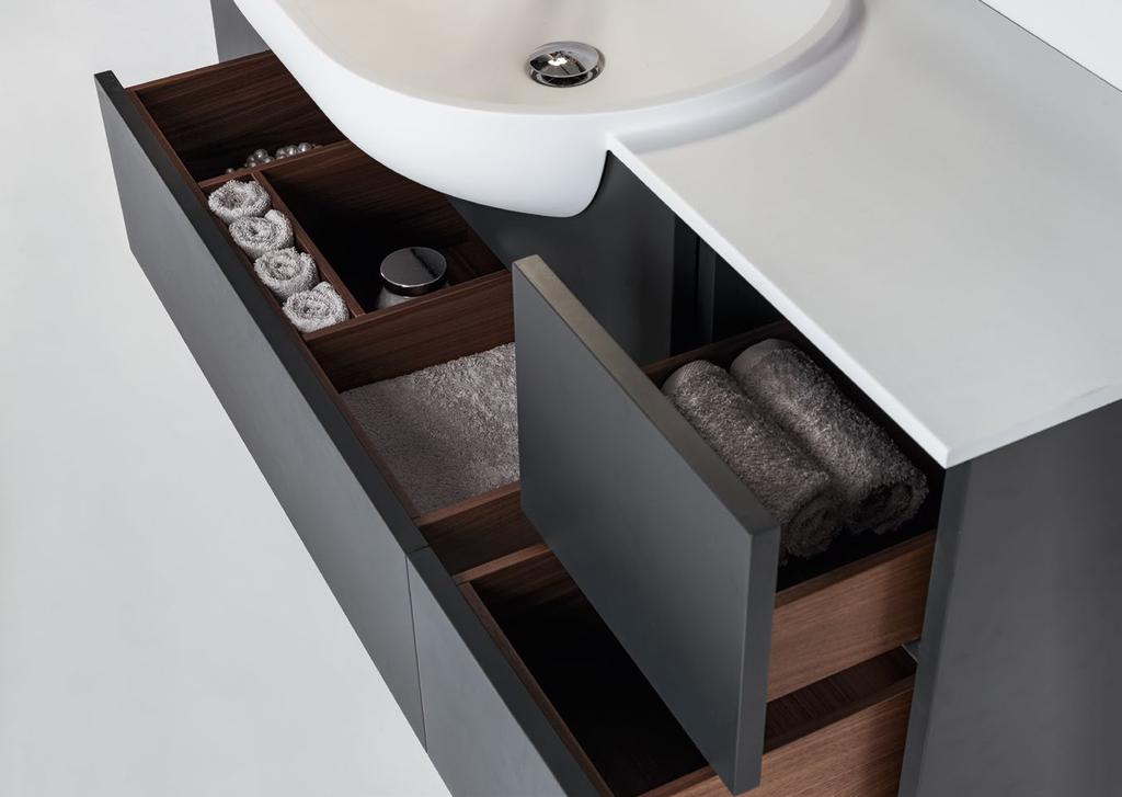 / Composition with central built-in basin, furniture with drawer and side chest of drawers. Push handle and optional internal drawers in wood with sliding organizers. Picture: built-in basin mod.