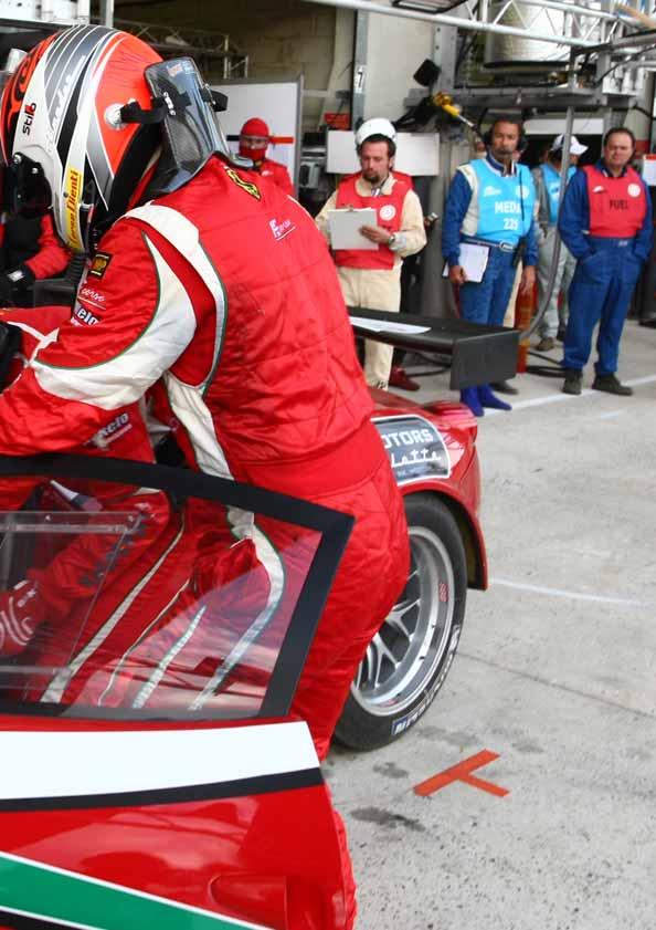 piccola sponsorizzazione nelle competizioni GT e nel Ferrari Challenge in modo da poter misurarne l efficacia passo dopo passo.