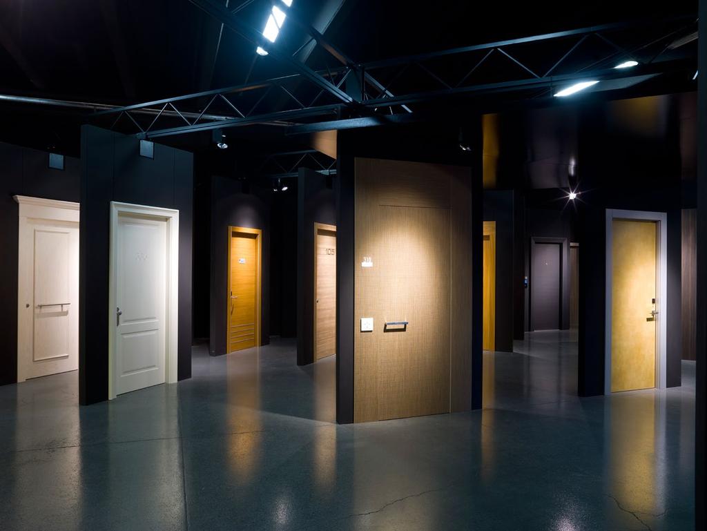 SHOWROOM ZANINI PORTE I nostri prodotti Our products PORTE PER INTERNI PORTE HOTEL TAGLIAFIOCO SOLUZIONI